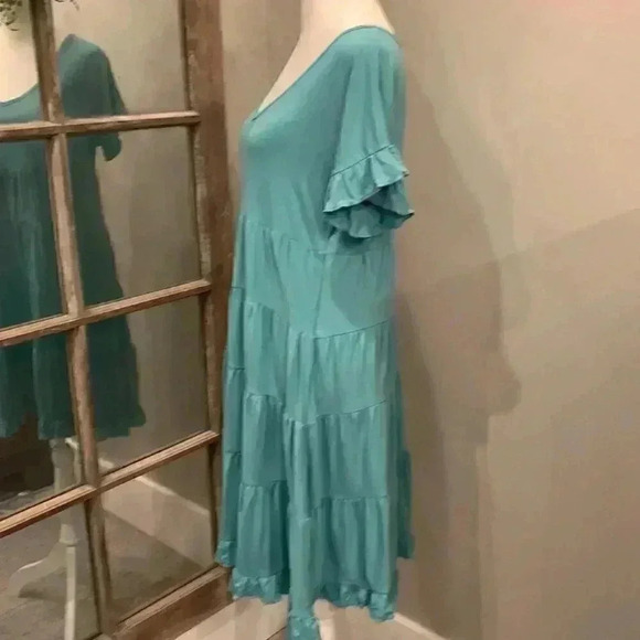 Angie Tiered Dress - Picture 2 of 4